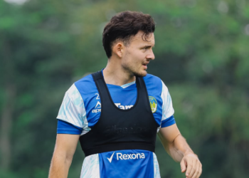 Bek PSIM Yogyakarta Jop van der Avert berpeluang menjalani debut saat menghadapi tuan rumah Persik Kediri di Stadion Gelora Joko Samudro, Gresik, Jumat mendatang