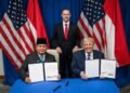 Presiden Amerika Serikat Donald Trump dan Presiden Republik Indonesia Prabowo Subianto menandatangani perjanjian dagang di Washington DC, Kamis, pada 19 Februari 2026.