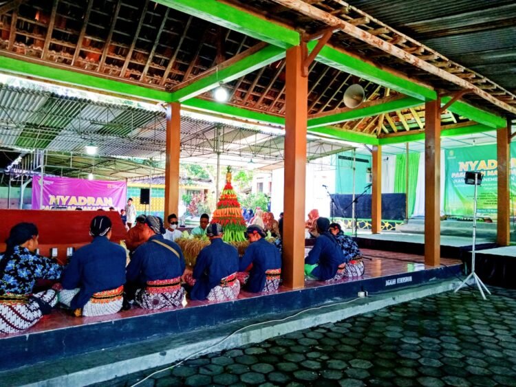 Kegiatan nyadran makam sewu di Pandak sambut Ramadan, Minggu (8/2/2026)