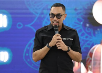 Belum genap 6 bulan, Ahmad Sahroni kembali ke DPR menjadi pimpinan Komisi III