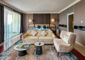 Satu di antara kamar yang disediakan di D'Girijati Resort & Beach Club