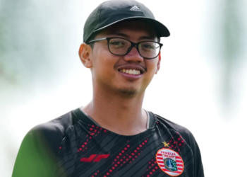 Dzikry Lazuardi yang sebelumnya merupakan analis Persija Jakarta kini ditarik oleh John Herdman untuk menangani Timnas Indonesia