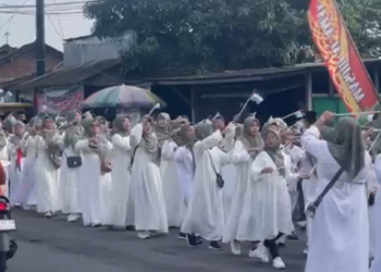 kirab yang digelar sebanyak 14 kelompok takmir masjid di kawasan Mejing Raya, Gamping di lapangan Sidoarum, Gamping, Sleman, Minggu (15/2/2026)