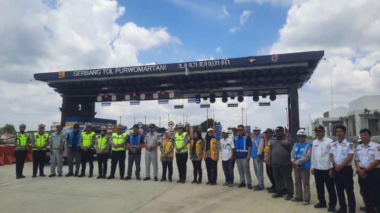 Persiapan pembukaan fungsional Tol Jogja-Solo segmen Purwomartani-Prambanan, Rabu (11/3/2026). (Hadid Pangestu)