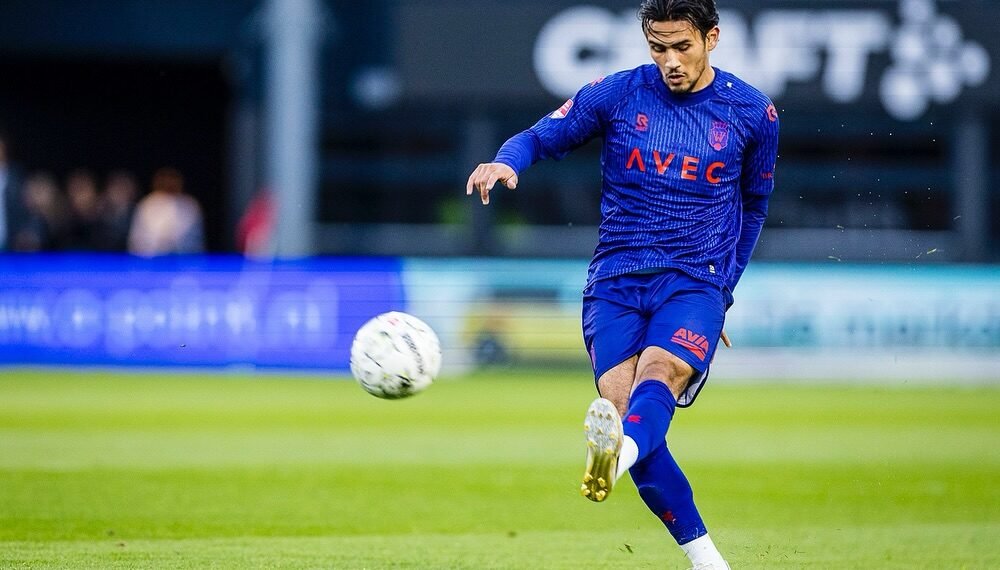 Pemain Timnas Indonesia, Nathan Tjoe-A-On, saat membela Willem II di Eredivisie.