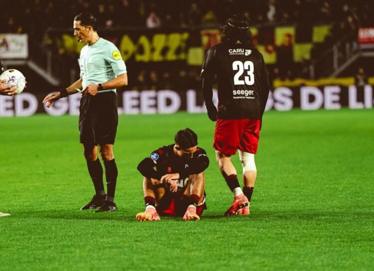 Penyerang Timnas Indonesia, Miliano Jonathans (tengah), mengungkap kisah pahit setelah kembali mengalami cedera ACL untuk kedua kalinya dalam kurun dua tahun terakhir.