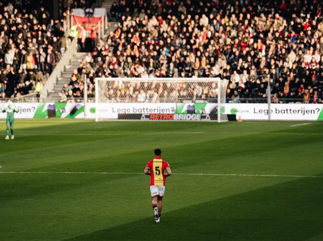 Pemain Timnas Indonesia Dean James yang kini memperkuat Go Ahead Eagles tengah jadi sorotan di Liga Belanda lantaran status kewarganegaraannya.