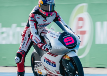 Pebalap Veda Ega Pratama saat menjalani kualifikasi Moto3