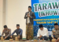 Wakil Bupati Batang, Suyono memberi sambutan usai tarawih di Islamic Center Batang, kecamatan Banyuputih, Kabupaten Batang