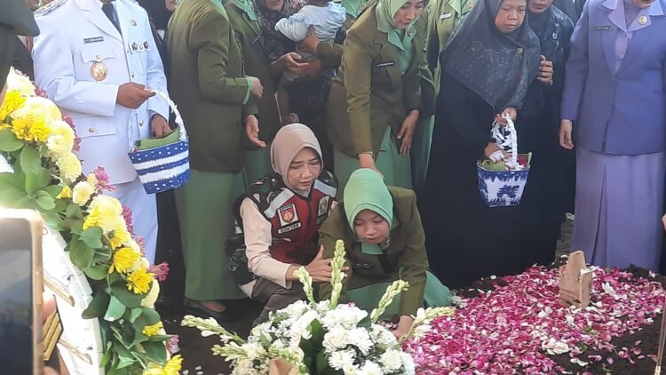 Kopda Anumerta Farizal Rhomadhon Dimakamkan di TMP Giripeni, Pangdam Iskandar Muda Aceh: Ia Jadi Motivasi Prajurit TNI Lainnya