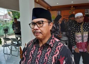 Wali Kota Yogyakarta, Hasto Wardoyo, ajak warga beralih gunakan tas belanja ramah lingkungan imbas meroketnya harga plastik dalam beberapa waktu terakhir.