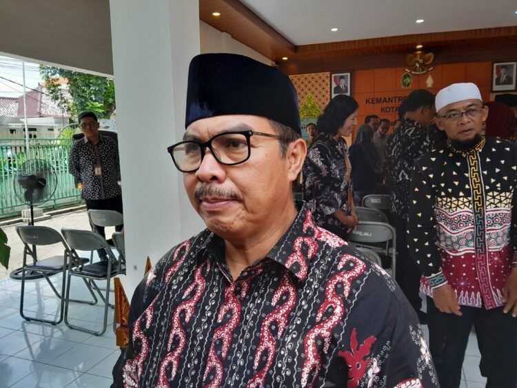 Wali Kota Yogyakarta, Hasto Wardoyo, ajak warga beralih gunakan tas belanja ramah lingkungan imbas meroketnya harga plastik dalam beberapa waktu terakhir.