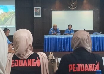 Mediasi tripartit sengketa pesangon PT Mataram Tunghal Garment (MTG) di Dinas Tenaga Kerja (Disnaker) Sleman, Jumat (17/4/2026). (Hadid Pangestu)