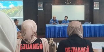 Mediasi tripartit sengketa pesangon PT Mataram Tunghal Garment (MTG) di Dinas Tenaga Kerja (Disnaker) Sleman, Jumat (17/4/2026). (Hadid Pangestu)