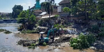 Pemkot Yogyakarta Kerahkan 2 Alat Berat Normalisasi Sisi Timur Sungai Winongo