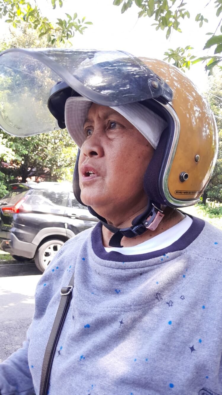 Sri (53), warga Kotagede mengaku sangat kesal ketika mengetahui cerita cucunya dikunci di kamar mandi saat dititipkan di daycare Little Aresha, Kemantren Umbulharjo, Kota Yogyakarta, Sabtu (25/4/2026).