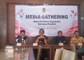 Wakil Wali Kota Yogyakarta, Wawan Harmawan, memaparkan langkah strategis Pemkot Yogyakarta untuk memperkuat branding Kota Festival di Kemantren Pakualaman, Kota Yogyakarta, Kamis (16/4/2026).