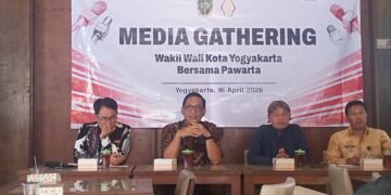 Wakil Wali Kota Yogyakarta, Wawan Harmawan, memaparkan langkah strategis Pemkot Yogyakarta untuk memperkuat branding Kota Festival di Kemantren Pakualaman, Kota Yogyakarta, Kamis (16/4/2026).