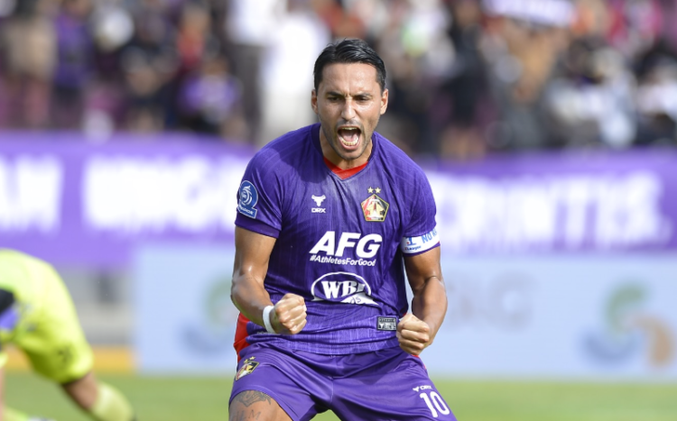 Penyerang Persik Kediri Ezra Walian menjadi satu dari sekian opsi bomber dari Super League yang bisa dimanfaatkan John Herdman untuk memperkuat Timnas Indonesia di Piala AFF 2026