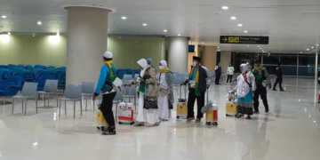 Calon jemaah haji asal DIY mulai diberangkatkan ke Tanah Suci lewat Embarkasi Bandara YIA, Kulon Progo, Selasa (21/4/2026).