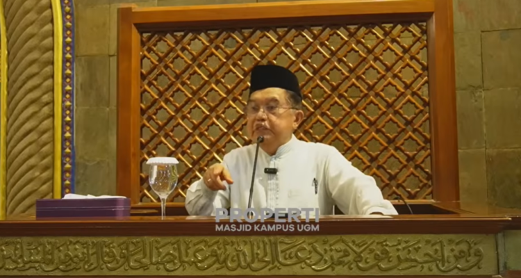 Tangkapan layar mantan wapres Jusuf Kalla saat ceramah di Masjid Kampus UGM yang belakangan dituding melakukan penistaan agama