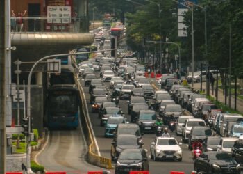 Ilustrasi kemacetan di kota besar di Indonesia