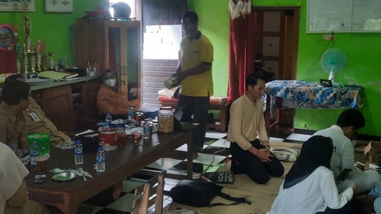 Kondisi posko darurat keracunan makanan akibat acara pamitan haji di Padukuhan Toragan, Tlogoadi, Mlati, Sleman, DIY, Senin (4/5/2026).
