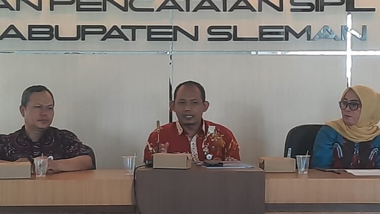 Kepala Disdukcapil Kabupaten Sleman Arifin memaparkan terobosan pelayanan lewat Laskar Prima