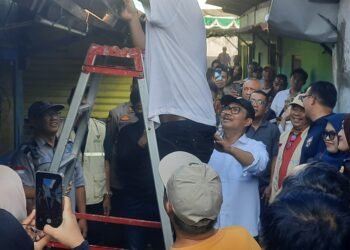 Wali Kota Yogyakarta, Hasto Wadoyo saat rumah warga Purwonikanti, Pakualaman Yogyakarta, Minggu (10/5/2026).
