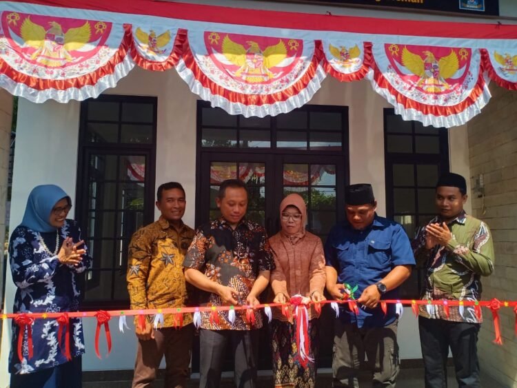 Resmikan Balai RW 46 di Perum Baleasri, Hasto Karyantoro Berharap Kegiatan Warga Lebih Terpusat