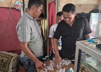 Polsek Sewon melakukan penyitaan terhadap sejumlah minuman kemasan beralkohol di Padukuhaj Salakan, Bangunharjo, Sewon, Bantul, DIY, Rabu (6/5/2026). (Polres Bantul)