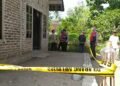 polisi mengamankan lokasi kejadian ditemukanya pria bunuh diri di sebuah rumah di Margoagung, Seyegan, Sleman, DIY, Jumat (15/5/2026). (Polresta Sleman)