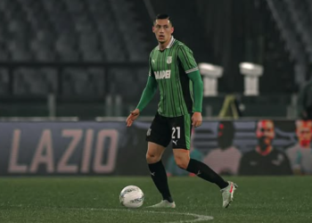 Pemain Timnas Indonesia Jay Idzes terancam absen di FIFA Matchday lantaran cedera