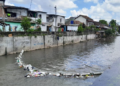 Satu unit trash barrier yang terpasang di Sungai Code kawasan Kelurahan Wirogunan, Kemantren Mergangsan, Kota Yogyakarta, Kamis (7/5/2026).