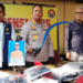 Kapolresta Yogyakarta, Kombes Pol Eva Guna Pandia, dan Kasat Reskrim Polresta Yogyakarta, AKP Riski Adrian, menunjukkan barang bukti dan foto pelaku pembacokan yang menewaskan seorang pelajar, Jumat (22/5/2026).