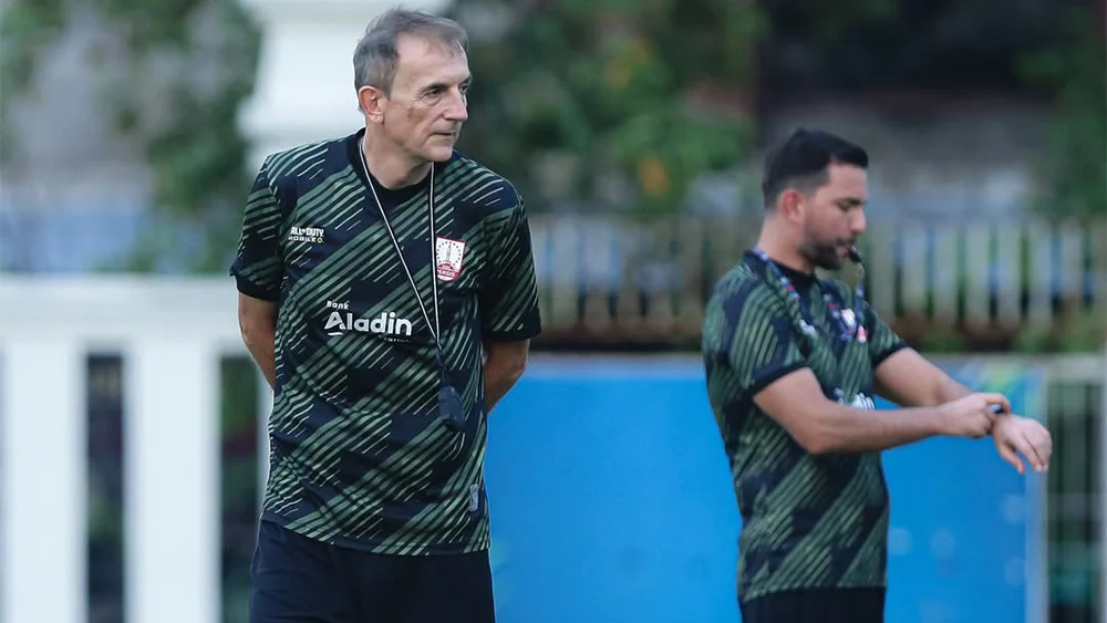 Pelatih Persis Solo Milomir Seslija