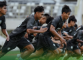 Para penggawa PSS Sleman berlatih di Stadion Maguwoharjo jelang menghadapi laga penentuan kontra PSIS Semarang, Minggu (3/5/2026)