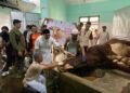 Wali Kota Yogyakarta Hasto Wardoyo menyaksikkan penyembelihan sapi kurban dari Presiden Prabowo untuk warga di kawasan Sungai Code, Rabu (27/5/2026)