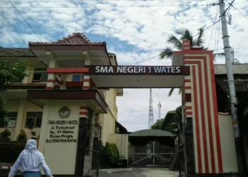 SMA Negeri 1 Wates menjadi satu di antara deretan SMA terbaik di Kulon Progo yang bisa kamu pilih untuk melanjutkan sekolah