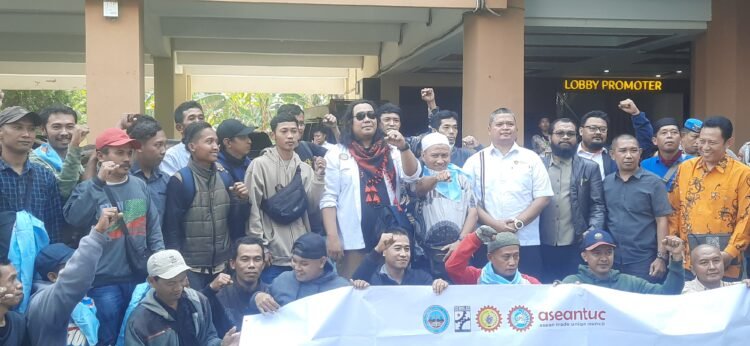 Sejumlah mantan karyawan PT IDE Studio mendatangi Polda DIY meninjau laporan pelamggaran ketenagakerjaan yang dilakukan oleh perusahaan, Selasa (17/6/2026).