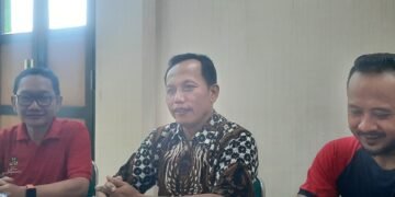 Kepala Damkarmat Kota Yogyakarta, Taokhid, saat jumpa pers di Dinas Komunikasi Informatika dan Persandian (Diskominfosan) Kota Yogyakarta, Jumat (19/6/2026).