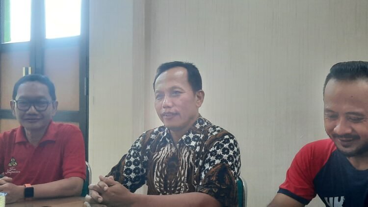 Kepala Damkarmat Kota Yogyakarta, Taokhid, saat jumpa pers di Dinas Komunikasi Informatika dan Persandian (Diskominfosan) Kota Yogyakarta, Jumat (19/6/2026).