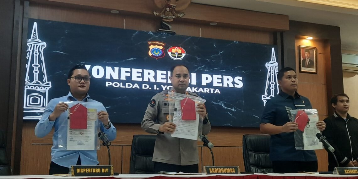 Jumpa pers kasus penyalahgunaan izin Tanah Kas Desa oleh mantan Lurah Condongcatur Reno Candra Sangaji di Mapolda DIY, Selasa (30/6/2026).