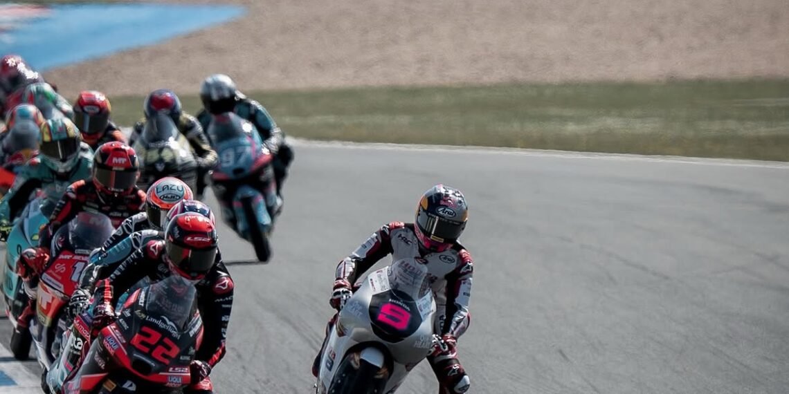 Pebalap Veda Ega Pratama saat bersaing di ajang Moto3 di Sirkuit Assen, Belanda