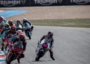Pebalap Veda Ega Pratama saat bersaing di ajang Moto3 di Sirkuit Assen, Belanda