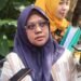 Anastacia Niken, orang tua balita meninggal atas dugaan malapraktik di RSUD Prambanan saat dimintai keterangan awak media.