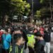 Polisi saat mengamankan kejadian aksi penganiayaan dua orang pemuda kepada pengendara ojol di Jalan Menteri Supeno, Umbulharjo, Kota Yogyakarta, pada Rabu (3/6/2026).