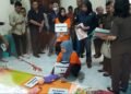 Salah satu tersangka melakukan reka adegan dalam kasus kekerasan anak di Daycare Little Aresha, Kota Yogyakarta, Selasa (9/6/2026).