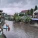Pertunjukan seni budaya di bantaran Sungai Winongo dalam acara Winongo Art Festival pada Sabtu (13/6/2026).
