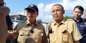 Wali Kota Yogyakarta Hasto Wardoyo dan Kepala Diskominfo Kota Yogyakarta, Ignatius Trihastono memberi keterangan terkait program ducting kabel fiber optik, Senin (15/6/2026).